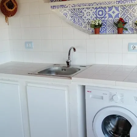 Semesterbostad Casa Arcaidu Porto Columbu - Perd'E Sali